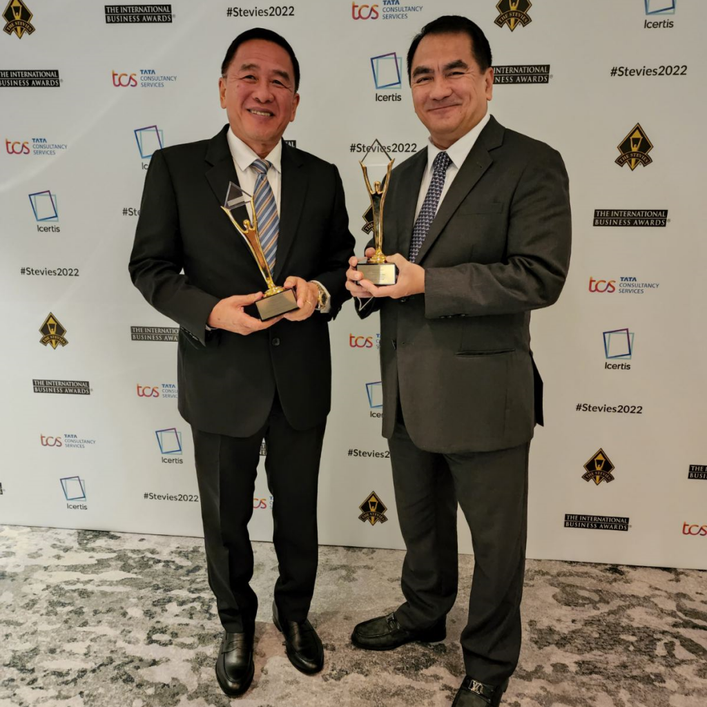 DivinaLaw wins 2 gold International Business Awards
