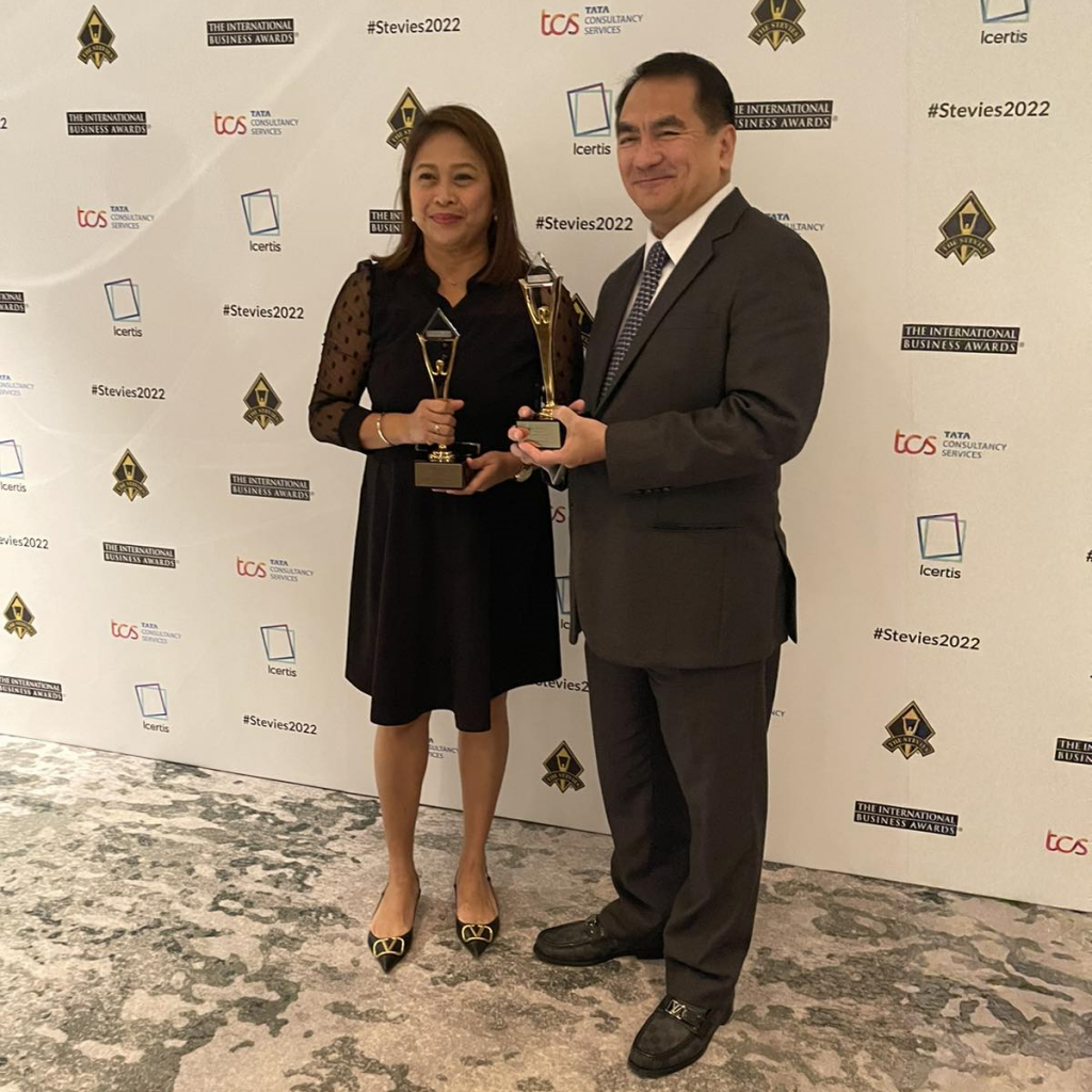 DivinaLaw wins 2 gold International Business Awards