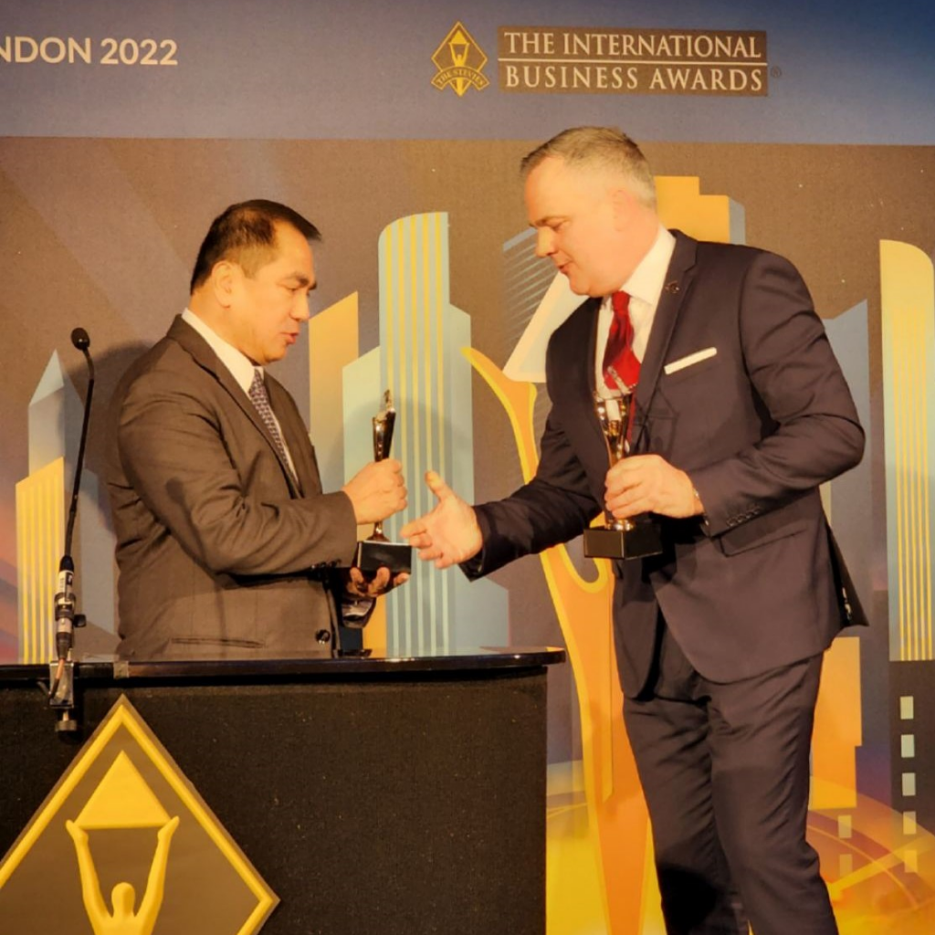 DivinaLaw wins 2 gold International Business Awards